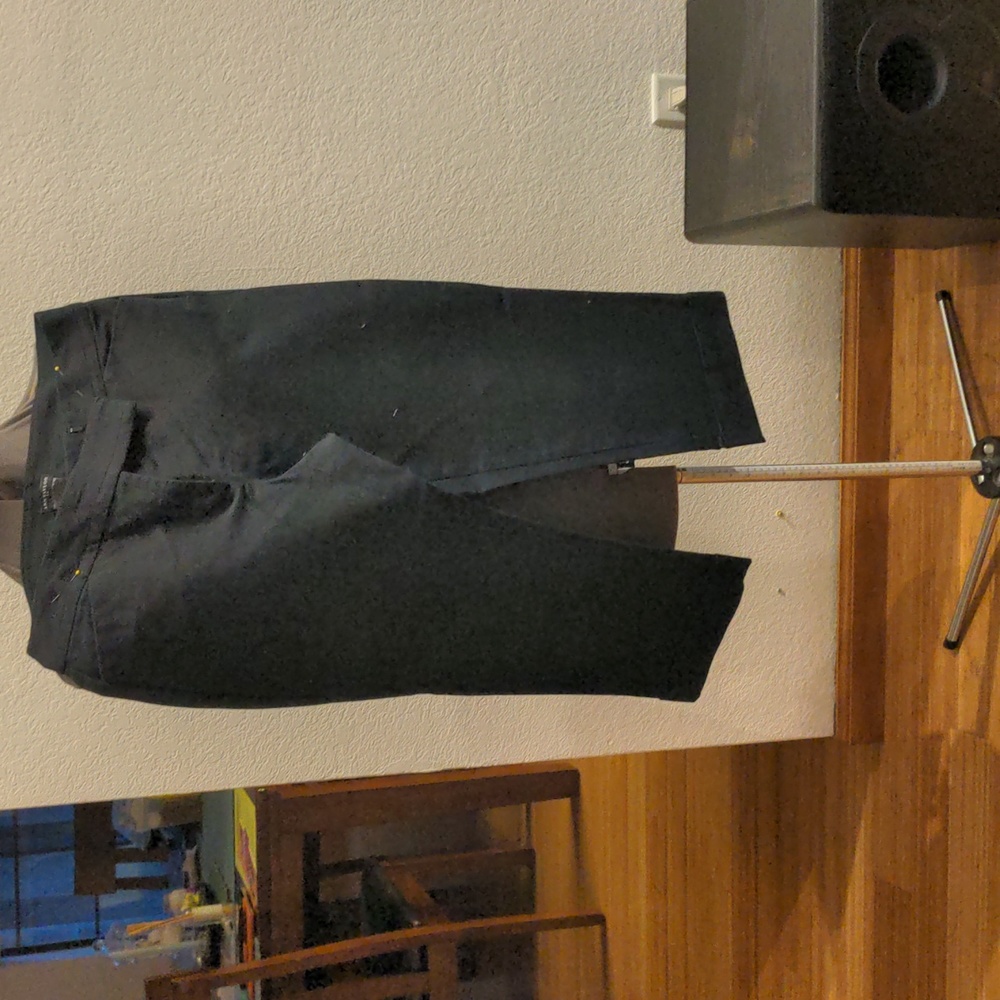 Ann Taylor dress black crop pants. Size curvy 8.